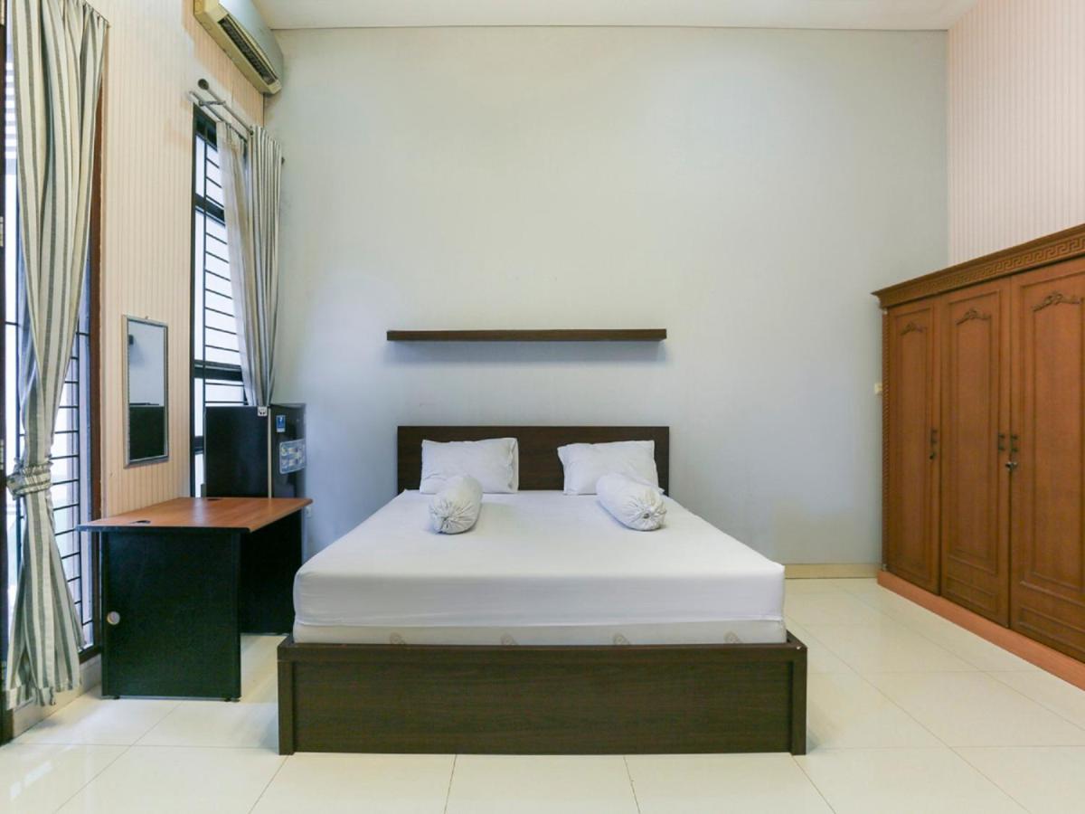 Oyo Life 3520 Indoniaga Palace Tangerang Dış mekan fotoğraf
