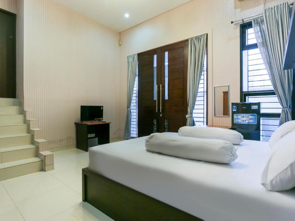 Oyo Life 3520 Indoniaga Palace Tangerang Dış mekan fotoğraf